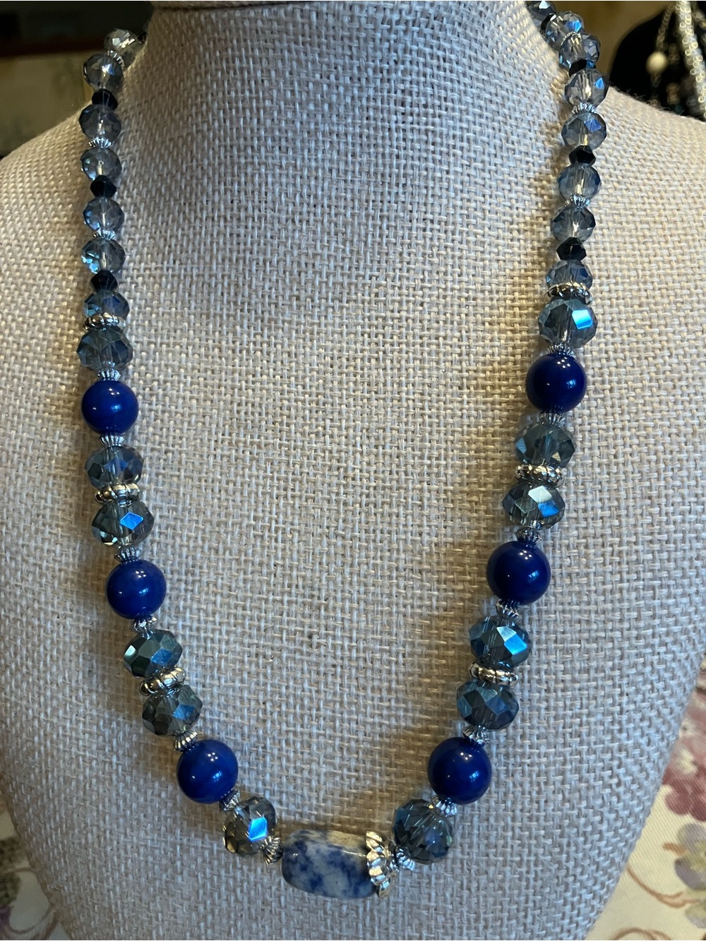 SODALITE AND FACETED CRYSTAL GLASS BEADED NECKLACE 18”